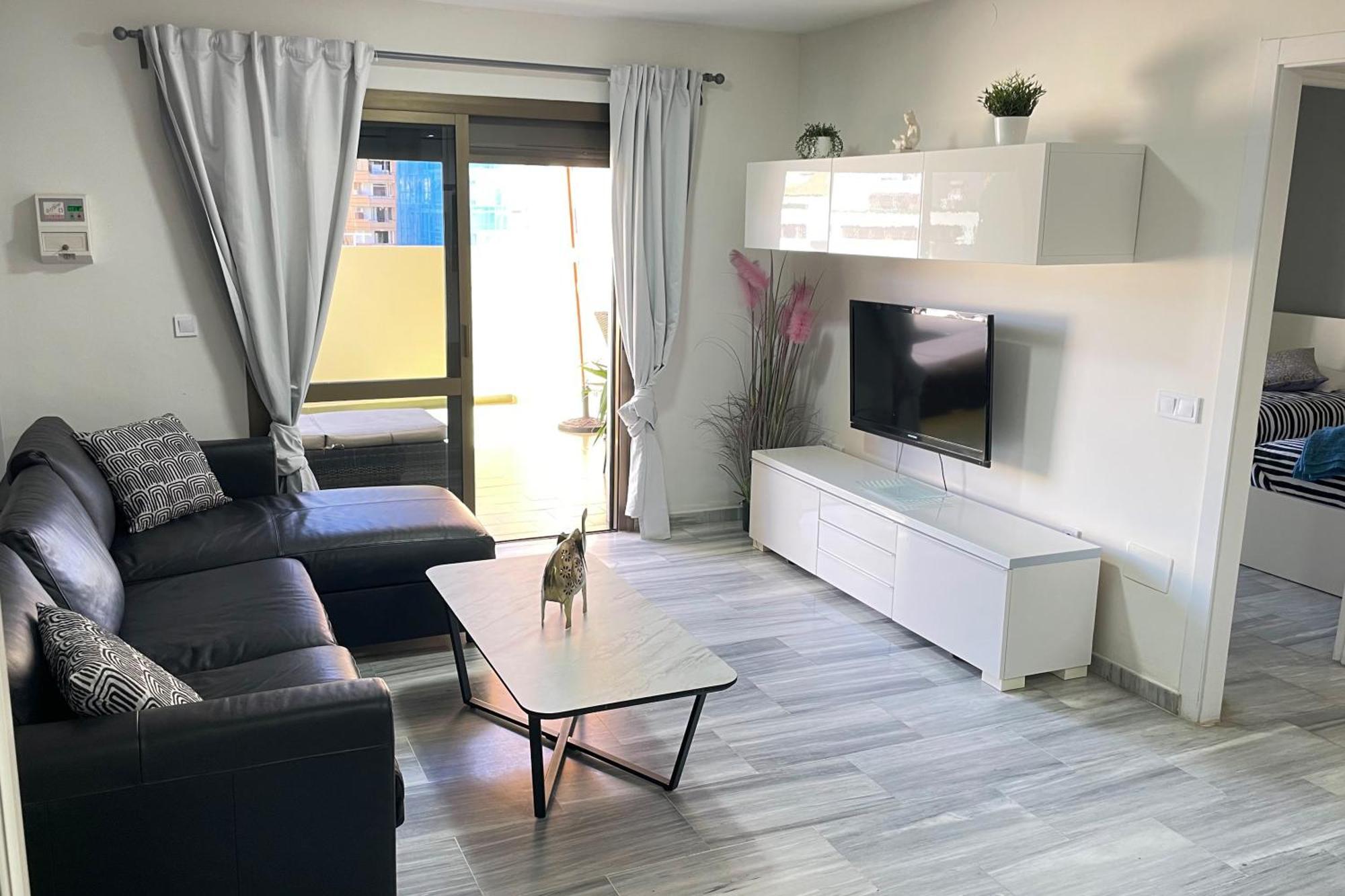 2 Bedroom 2 Bathroom Apartment In The Heart Of Fuengirola With Big Terrace And Free Parking Space Close To Beach Экстерьер фото